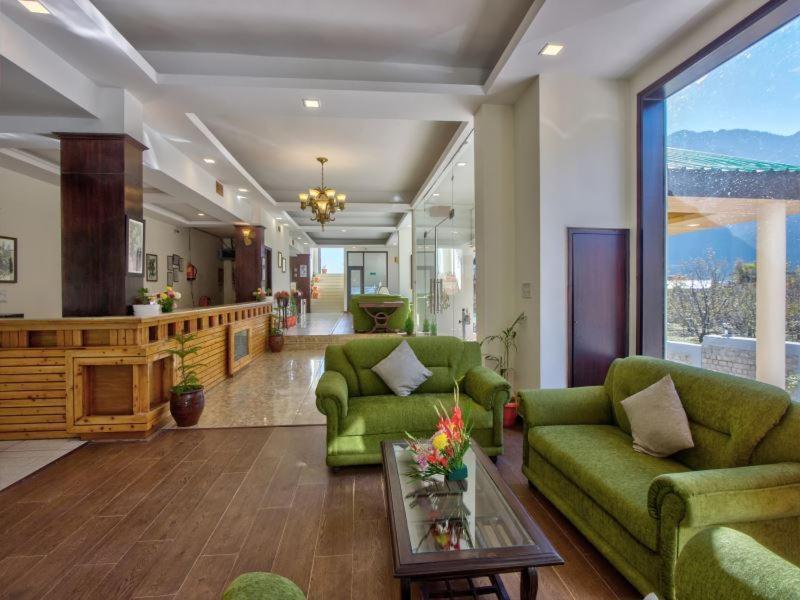 The Katoch Grand Resort Manāli Εξωτερικό φωτογραφία