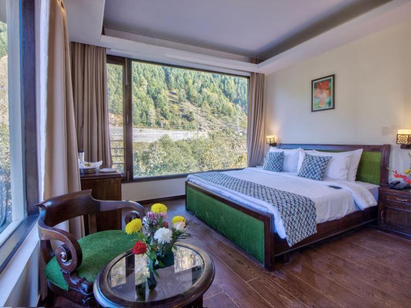 The Katoch Grand Resort Manāli Εξωτερικό φωτογραφία