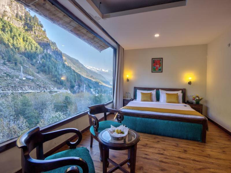 The Katoch Grand Resort Manāli Εξωτερικό φωτογραφία